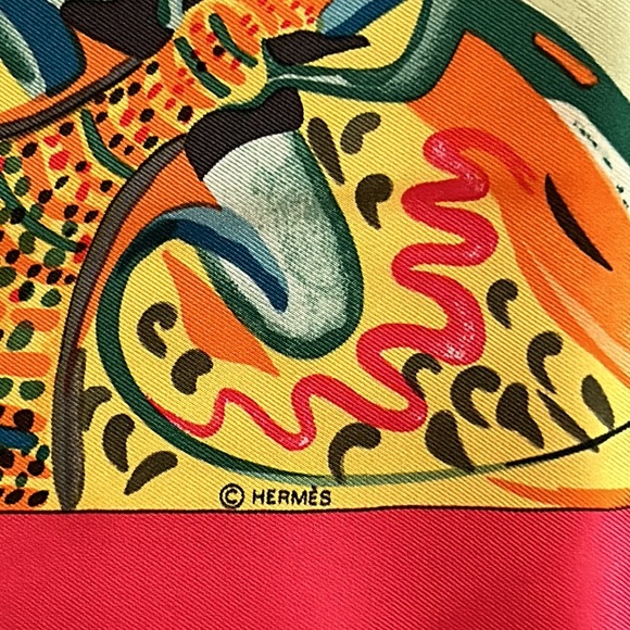 Hermes Authentic Silk Carré Scarf 90cm or 35” square With Box - Picture 12 of 12